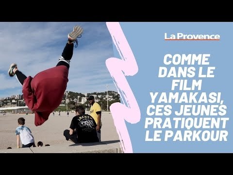 Comme dans le film Yamakasi, ces jeunes pratiquent le Parkour