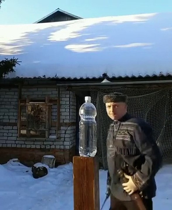 Mieux vaut ne pas se frotter à la lame de ce sabre !