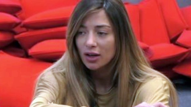 “È volato uno schiaffo”. La rivelazione di Soleil Sorge a una sconvolta Katia Ricciarelli