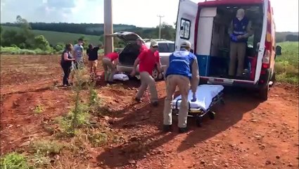 Download Video: Casal de idosos fica feridos após capotamento em estrada rural na BR-163