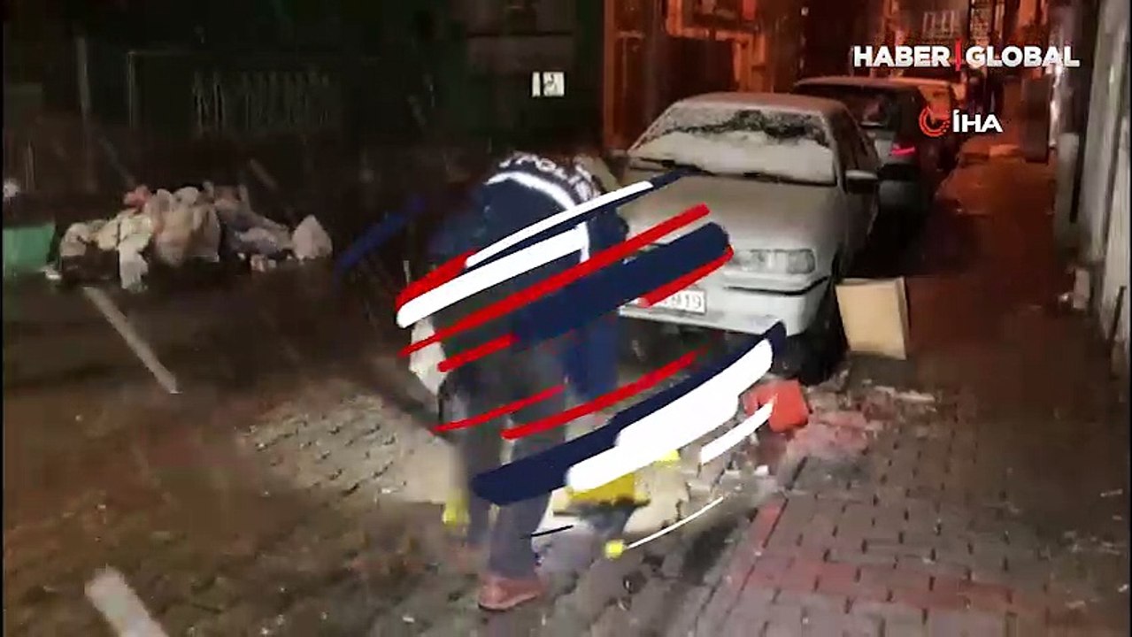Bıçaklanan alkollü şahıs, baygın halde yatarken bulundu