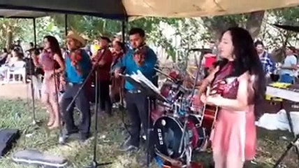 Emigrante Latino Atardecer Tropical