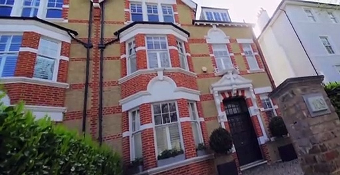 The Holden Girls: Mandy & Myrtle S01 E06