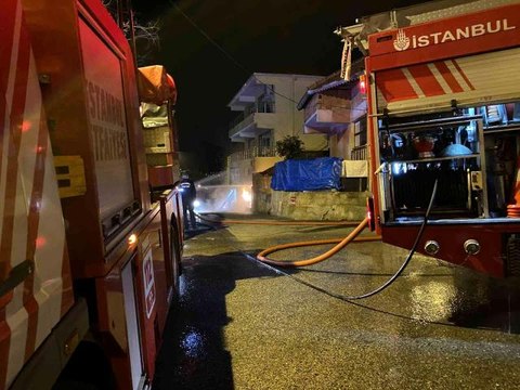 Beykoz'da panodan sızan doğalgaz alev aldı