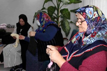 Yaptıklarıyla hem gönülleri, hem de bedenleri ısıtıyorlar