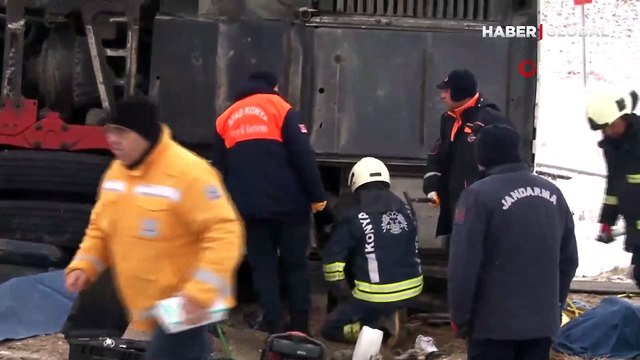Son dakika! Konya-Aksaray kara yolunda tur otobüsü devrildi: 5 ölü, 26 yaralı
