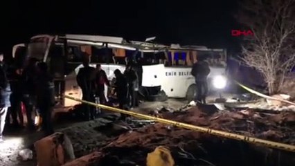 Yolcu otobüsü şarampole yuvarlandı! Ölü ve yaralılar var