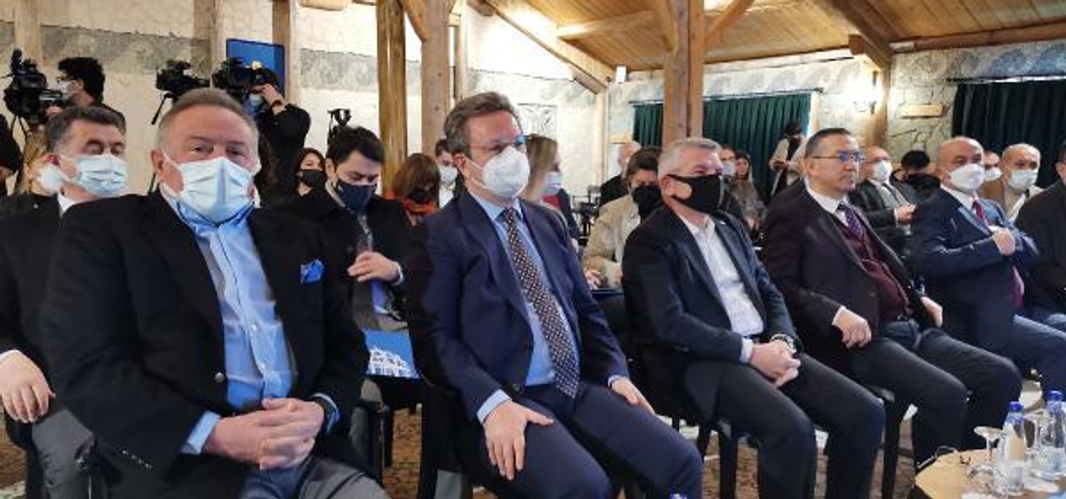 BAHÇEŞEHİR ÜNİVERSİTESİ'NDEN 'YEŞİL BÜYÜME VE SÜRDÜRÜLEBİLİR KALKINMA' ZİRVESİ