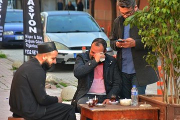 SEVGİLİSİNİN PLATONİK AŞIĞI TARAFINDAN ÖLDÜRÜLEN MUHAMMET'İN BABASI SIRMA SAÇLIMI ALDILAR