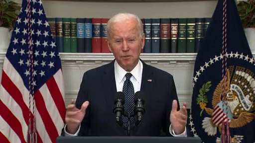 Video Ucraina: esplosioni, file di profughi e appello alle armi; per Biden l'invasione è vicina