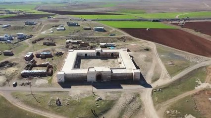 ŞANLIURFA - Eyyubiler Dönemi'ne ait 800 yıllık han, isot müzesine dönüşecek