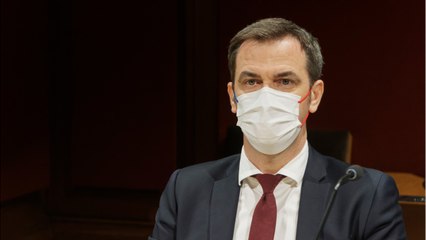 FEMME ACTUELLE - Covid-19 : le pass vaccinal sera-t-il vraiment supprimé à la mi-mars ?