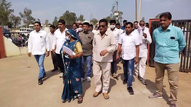 political: सरपंच की हत्या को बीजेपी दे रही राजनीतिक रंग, प्रधान व उप प्रधान के नेतृत्व में सौंपा ज्ञापन