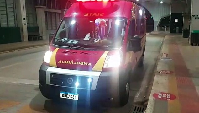 Vítima de agressão é socorrida pelo Siate no Terminal Oeste