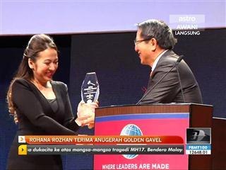 Rohana Rozhan terima anugerah Golden Gavel