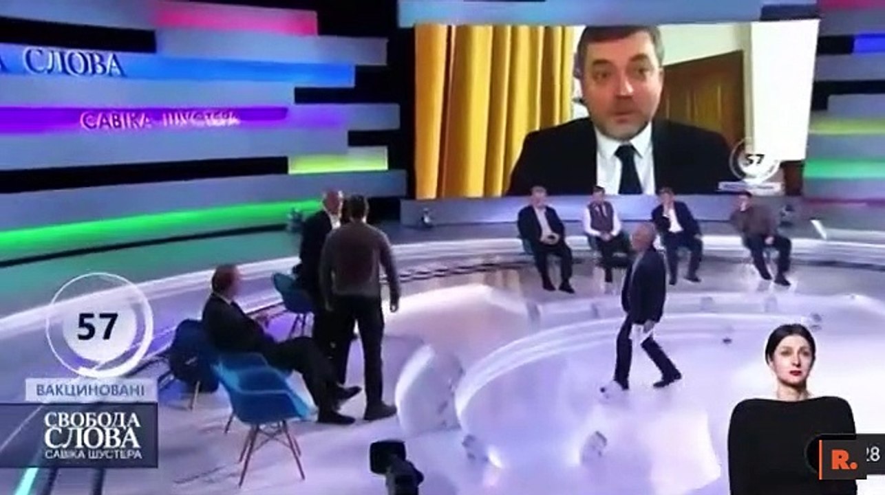 Ukrayna'da gazeteci ile vekil canlı yayında tekme tokat kavga etti