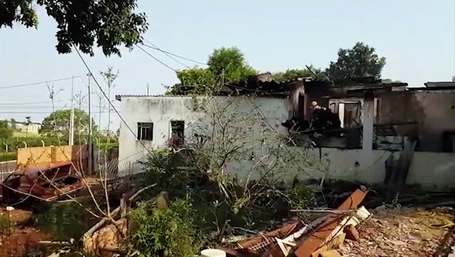 Corpo de Bombeiros faz novas buscas por vítimas em local de incêndio