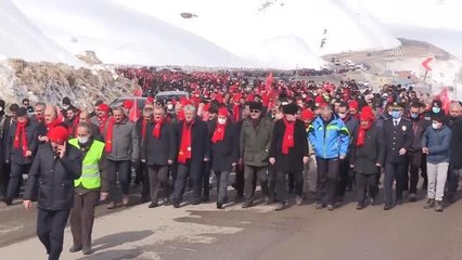 Son dakika... Kop Dağı'nda "Şehitlere Saygı Yürüyüşü" yapıldı