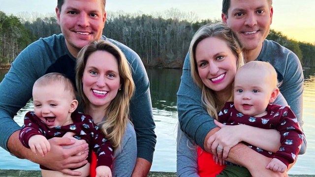 Due gemelle sposano due gemelli e hanno figli contemporaneamente