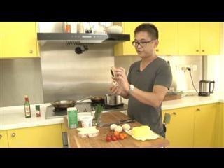 Telur Dadar dimasak dengan Cendawan & Tomato