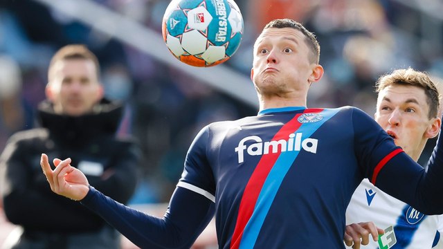 Holstein Kiel v Karlsruher SC