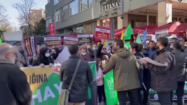 Hindistan'daki başörtüsü yasağı protesto edildi