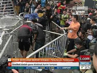 Pihak berkuasa bersih khemah penunjuk perasaan