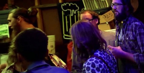 Easy S03 E08