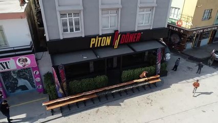 Adanalı dönerciden ilginç rekor: 20 metrelik "piton döner"