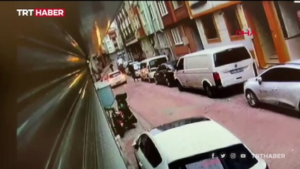 Otomobilin farlarını saniyeler içinde çaldılar
