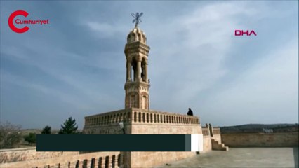 Tarihi kilisenin çanını çalmaya kalkıştılar