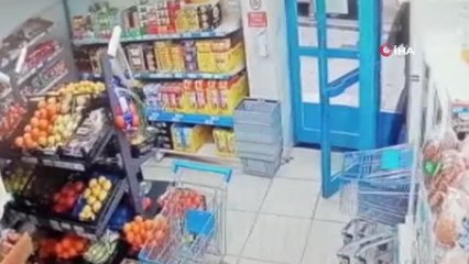 Son dakika! Markette silahlı soygun anları kamerada... 1 ayda 6 marketi soyan çete üyeleri yakalandı