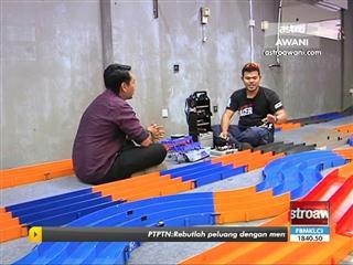 7 inch long and blindingly fast, Mini 4WD racers with Big Boys Toys