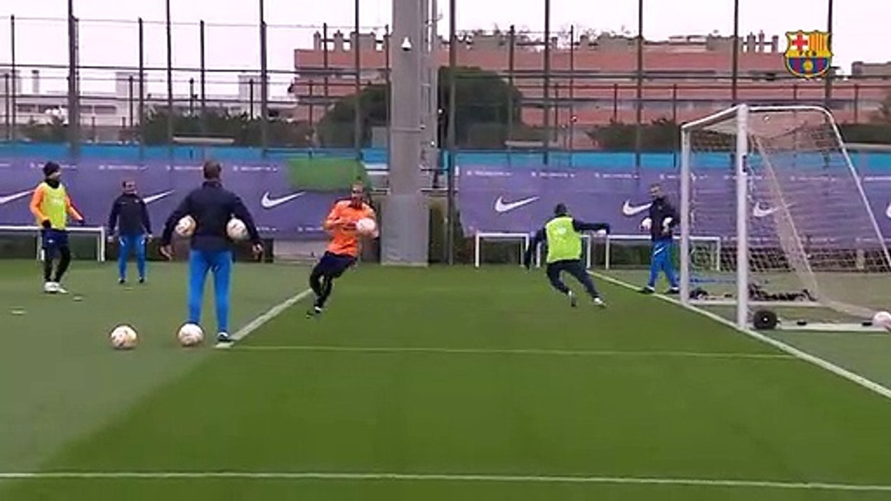 El Barça se divierte en los entrenamientos / FCB