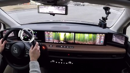 RECENSIONE HONDA e: piccola, ipertecnologica e alla moda