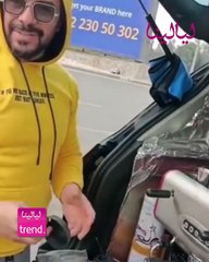 كريم الحسيني فنان شهير يفترش الشارع ويبيع للمارة بعد تدهور ظروفه المادية