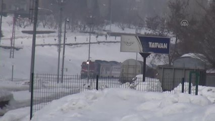 Vatandaşlar Van Gölü Ekspresi'ne yoğun ilgi gösteriyor