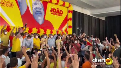 João Azevêdo voltas às origens e se filia novamente ao PSB em evento com presença de petistas