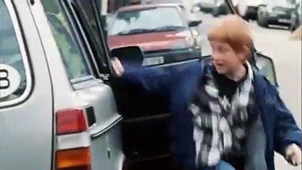 Beautiful People Tráiler VO