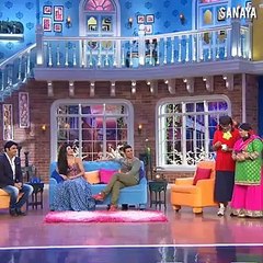 Akshay Kumar Fun With Teen Boy