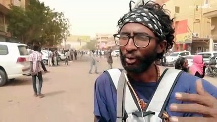 شاهد: الشرطة السودانية تستخدم الغاز المسيل للدموع لتفريق مظاهرات ضد الانقلاب