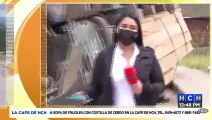 ¡Se vuelca una rastra a la altura de la aldea El Lolo y su conductor resulta herido!