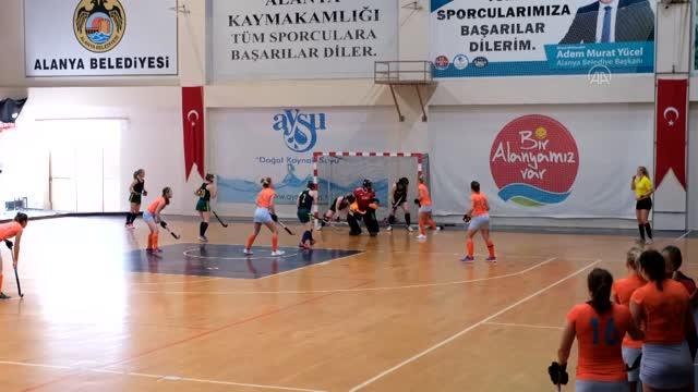 Salon Hokeyi: Kadınlar Avrupa Kulüpler Şampiyonası Trophy