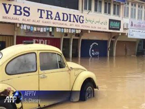 Anger mounts among Malaysian flood victims
