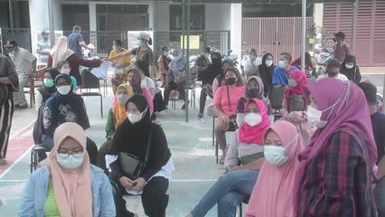 Endonezya'da Kovid-19'a karşı üçüncü doz aşı uygulaması