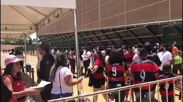 Torcedores do Flamengo compram ingresso para setor Sul, do Atlético-MG, e são realocados.