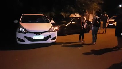 Vários carros se envolvem em acidente ao lado do Hospital Universitário, em Cascavel