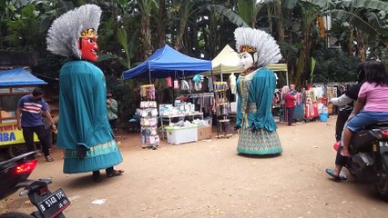 Ondel-ondel betawi ngibing di BKT