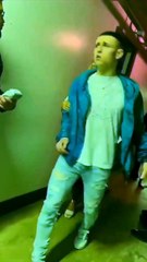 Un hincha agredió a la madre de Phil Foden