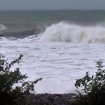 Forte houle ce matin à Saint-Denis